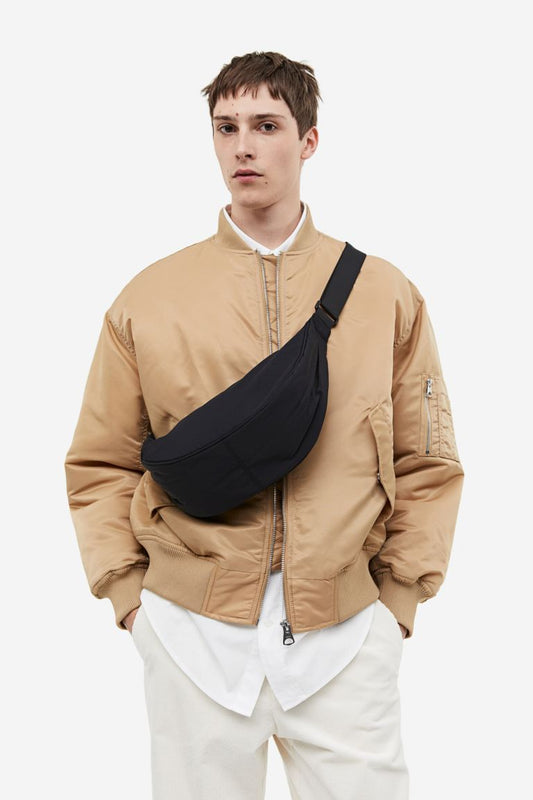Introducing the Ultimate Travel Companion: The Fameus Waist Pouch